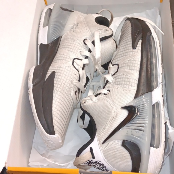 White and Black Athletic Shoes with Classic Design - Picture 9 of 9